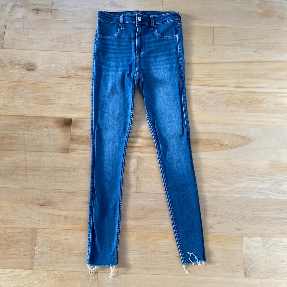 Abercrombie & Fitch | Size 28 | Simone High Rise Jean Legging | Medium Wash